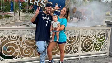 Virgínia Fonseca e Zé Felipe levam Maria Alice para conhecer parque temático em Orlando, na Flórida - Foto/Instagram