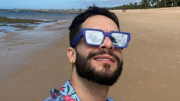 Rainer Cadete surge ao lado do filho em fotos raras curtindo praia na Bahia - Reprodução/Instagram