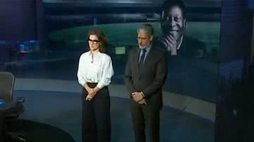 Renata Vasconcellos e Wiliam Bonner em homenagem para Pelé no Jornal Nacional - Foto: Reprodução / Globo