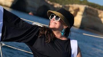 Susana Vieira arrasa ao surgir de vestidinho durante passeio de barco - Reprodução/Instagram