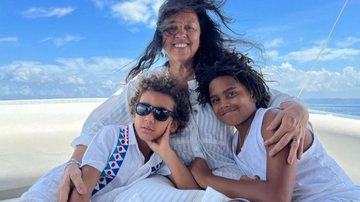 Com o filho e o neto, Regina Casé curte passeio especial na Bahia - Reprodução / Instagram