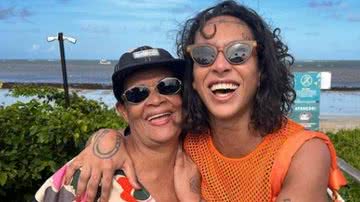 Linn da Quebrada e sua mãe estão viajando para o Alagoas - Reprodução: Instagram