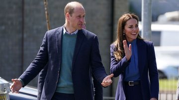 Príncipe William e Kate Middleton visitaram uma escola e uma Universidade no primeiro dia de visitas na Escócia - Foto: Getty Images