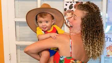 Debby Lagranha comemora o sexto mês do filho: ''Você é muito especial'' - Reprodução/Instagram