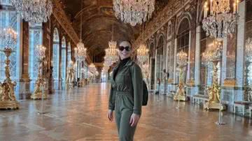 Viajando pela França, Aline Mineiro visita Château de Versailles, na capital parisiense - Foto: Reprodução / Instagram