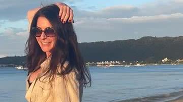 Ana Paula Padrão impressiona com corpaço na praia - Reprodução/Instagram