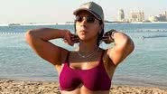Belle Silva posa de biquíni na praia - Reprodução/Instagram