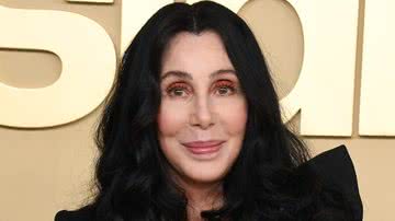 Cher se envolve com paixão quarenta anos mais nova - Foto: Getty Images