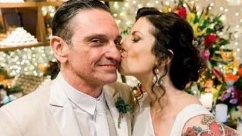 O ator Paulo Miklos e a esposa, Renata Galvão, comemoram terceiro ano de casamento - Foto: Reprodução / Instagram