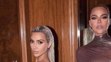 Kim e Khloé Kardashian apareceram elegantes em looks transparentes - Reprodução: Instagram