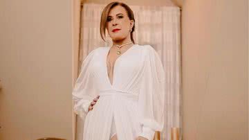 Zilu Camargo choca ao exibir corpaço em vestido branco aberto - Reprodução/Instagram