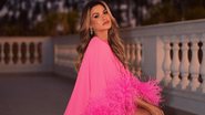 Andressa Suita surge arrasadora de look pink com plumas - Reprodução/Instagram/Rhaiffe Ortiz