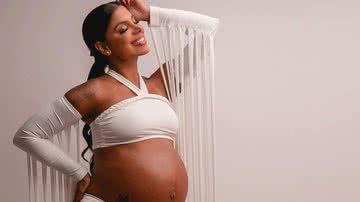A influenciadora digital Evelyn Regly na reta final da gravidez de Lana - Foto: Reprodução/Instagram @evelynregly