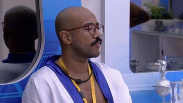 Ricardo fica incrédulo ao receber recado da produção - Reprodução/Globo