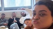 Preta Gil posa no hospital com o filho e amigos - Reprodução/Instagram