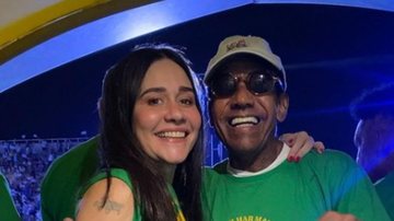 Atriz Alessandra Negrini celebra encontro com cantor na Sapucaí pelas redes sociais - Foto: Reprodução / Instagram
