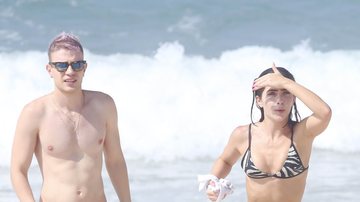 Leo Picon e Jade Picon curtem dia na praia - Fotos: Fabricio Pioyani / AgNews