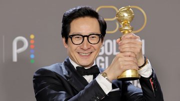O ator Ke Huy Quan, vencedor do Globo de Ouro de melhor ator coadjuvante - Foto: Getty Images