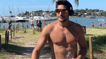 André Martinelli exibe corpaço sarado na praia - Reprodução/Instagram
