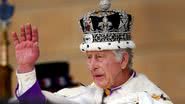 Rei Charles III durante a cerimônia da coroação - Foto: Reprodução/Getty Images