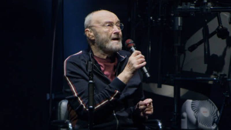 Mike Rutherford, que tocou ao lado de Phil Collins, atualiza fãs sobre estado de saúde do baterista do Genesis - Foto: Reprodução / Getty Images
