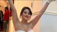Selena Gomez causou comoção nas redes sociais ao compartilhar fotos vestida de noiva nas redes sociais - Reprodução: Instagram
