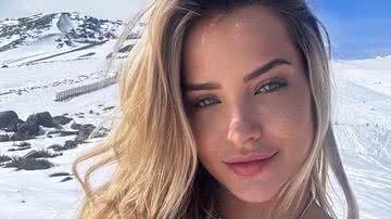 Gabi Martins sofreu críticas por posar com look de verão na neve - Reprodução Instagram