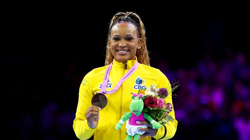 Rebeca Andrade comemora medalha de ouro - Foto: Getty Images