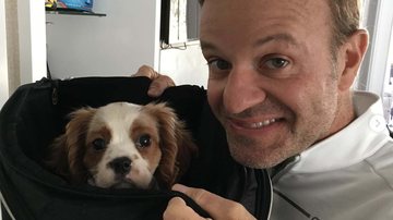 Rubinho Barrichello com o cachorro Speedy - Foto: Reprodução / Instagram
