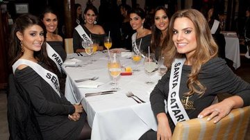 Candidatas ao Miss Brasil 2011 se reúnem em cantina italiana - Equipe Fábio Nunes