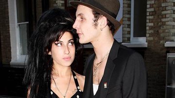 O ex-casal Amy Winehouse e Blake Fielder-Civil, em foto de junho de 2007. - Getty Images