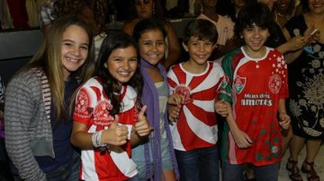Elenco mirim de 'Cordel' samba no Salgueiro - Anderson Borde/AgNews