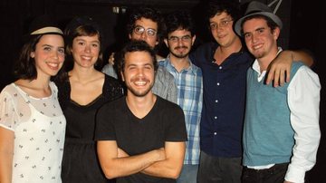 Com os músicos Sofia, João, Felipe, Caire, David e Gabriel. - Ivan Faria