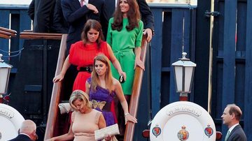 O príncipe William deixa festa em iate com o irmão, o príncipe Harry, a amada, Kate Middleton, as primas Eugenie e Beatrice, e a tia Sophie. - Getty Images e Reuters