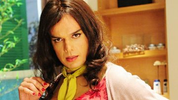 Otaviano Costa como Elaine em Morde & Assopra - TV Globo/João Miguel Júnior
