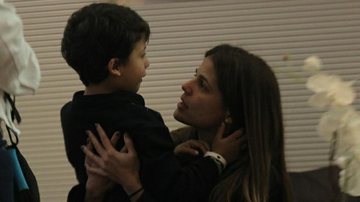 Nívea Stelmann leva o filho Miguel para cortar cabelo - Photo Rio News