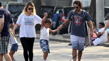 Juliana Didone e Bruno Mazzeo com João, filho do ator - Wallace Barbosa / AgNews