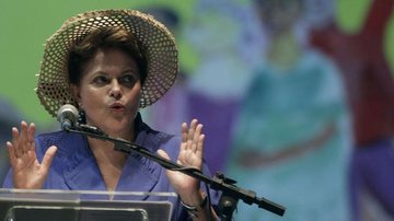 Dilma Rousseff discursa na Marcha das Margaridas, em Brasília - Reuters