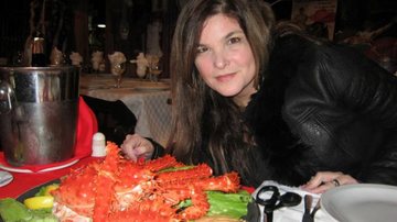 Cristiana Oliveira aprecia a centolla em Ushuaia - Arquivo Pessoal