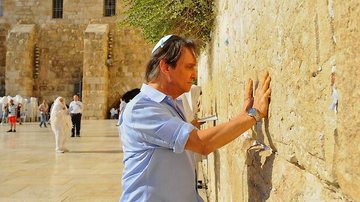 Roberto Carlos no Muro das Lamentações, em Jerusalém: 'Só tenho a agradecer' - Samuel Chaves / S4 PhotoPRESS