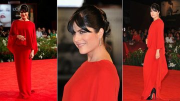 Selma Blair: look vermelho pesado para o red carpet do Festival de Veneza - Getty Images