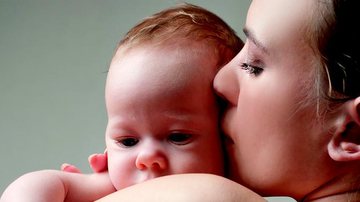O olfato é o sentido mais desenvolvido do recém-nascido. Por meio dele, o bebê reconhece a mãe até no escuro - Divulgação