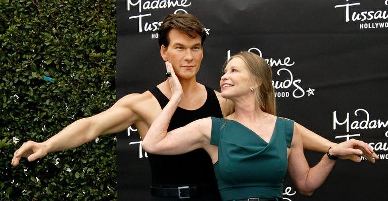 Lisa Swayze, viúva de Patrick Swayze, dançou com a estátua do ator no museu Madame Tussauds - Getty Images