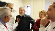O ex-presidente Lula no Hospital Sírio-Libanês, onde fará sessões de quimioterapia para combater um câncer na laringe. Ele chegou acompanhado da mulher, Marisa Leticia - Divulgação/Instituto Lula
