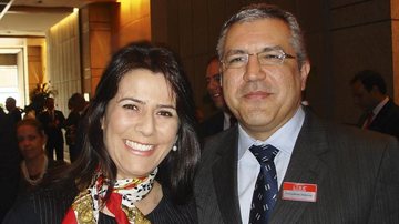 Priscilla de Arruda Camargo e o ministro da Saúde, Alexandre Padilha, participam de encontro, em SP.