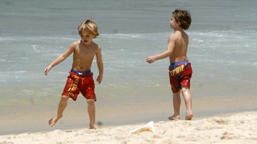 Filhos de Britney se divertem em Ipanema - PhotoRioNews