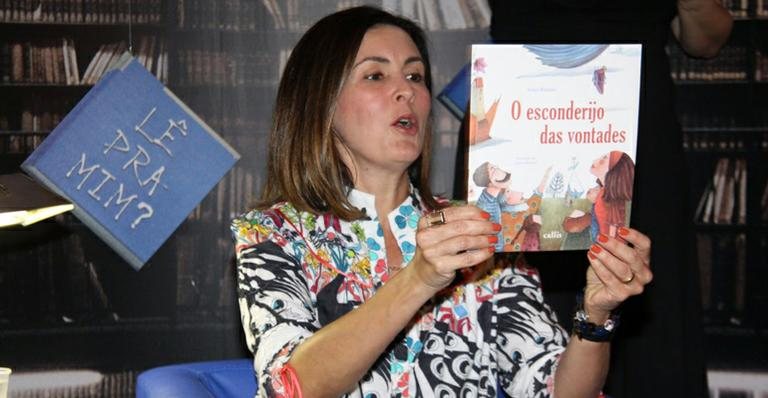 Fátima Bernandes participa do projeto 'Lê Pra Mim?' - Alex Palarea / AgNews