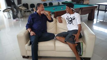 Galvão Bueno entrevista Neymar no CT do Santos - Raphael Andriolo/TV Globo