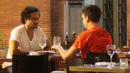 Paulo Rocha em jantar com um amigo no Leblon, no Rio - Fausto Candelaria / AgNews