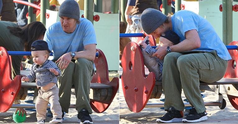 Owen Wilson se diverte com o filho Robert em um parque de Los Angeles - The Grosby Group